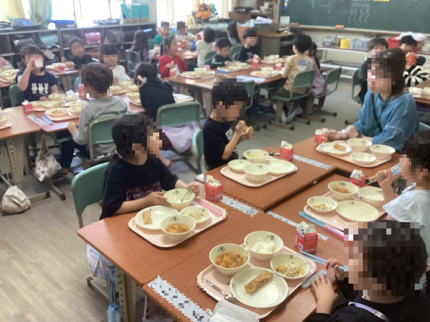 給食のようす2