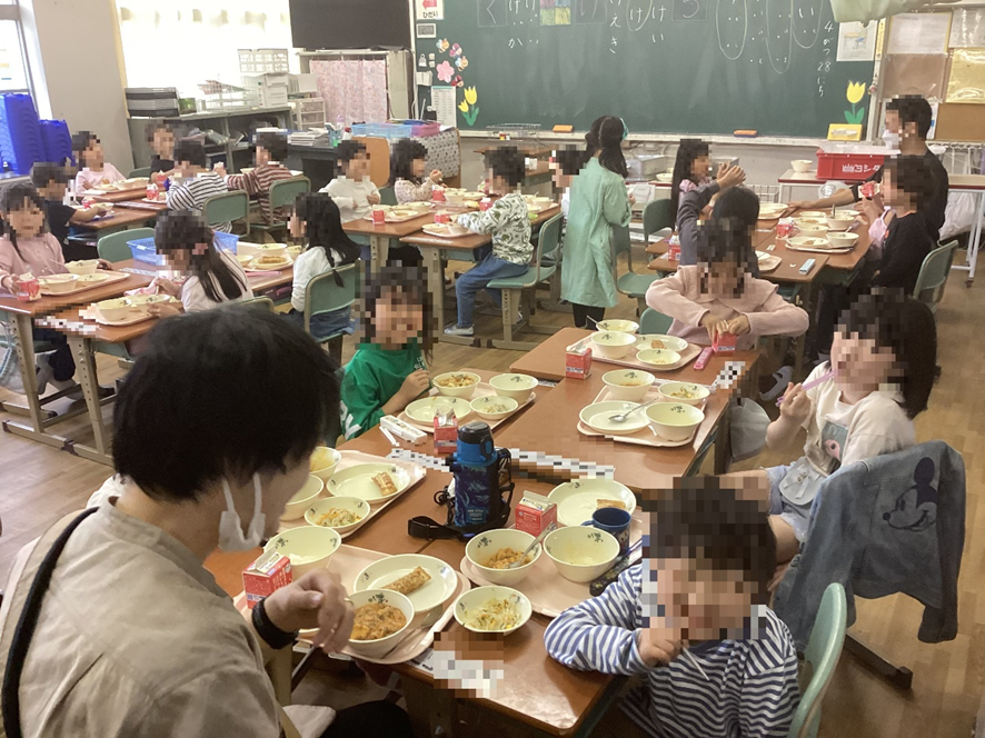 給食のようす4