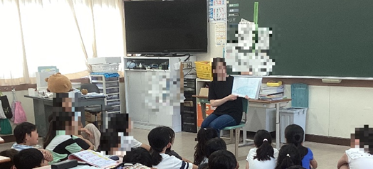 読み聞かせのようす1