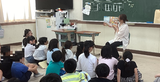 読み聞かせのようす3