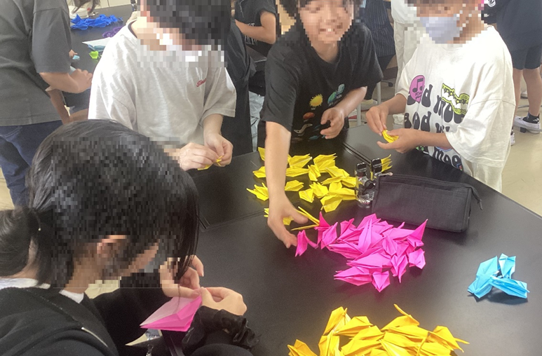 千羽鶴作成のようす2
