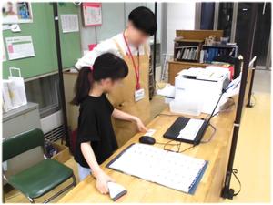 図書当番「バーコードの使い方は？」
