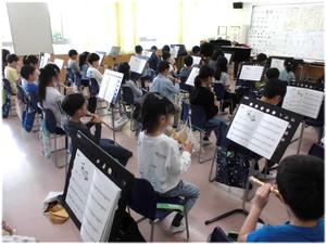 第１音楽室：３年生「笛星人」
