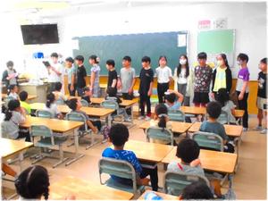６年生が各学年の教室へ