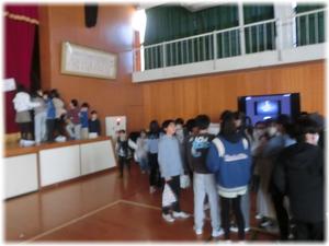 おばけ屋敷の行列