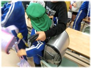 「ランドセルせおってみて」