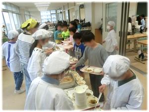 順番に来てください