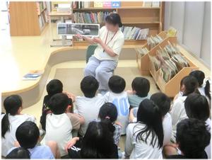 読み聞かせ（図書館）