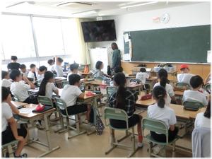 教室で聞く