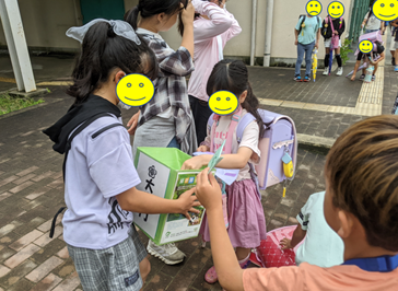 募金活動のようす