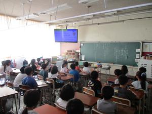 始業式の教室