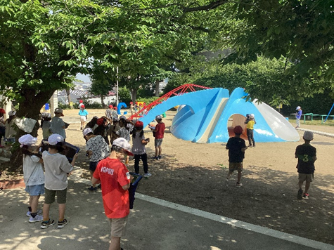 公園で撮影しているようす