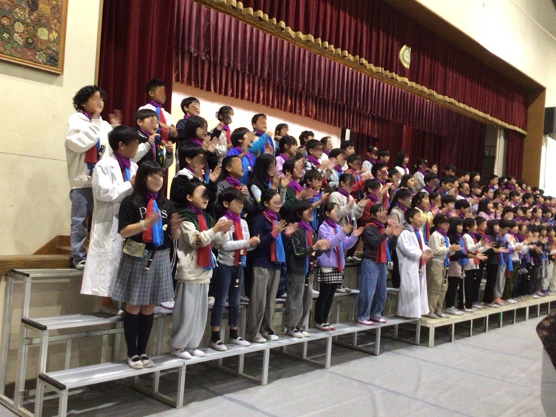 4年生合唱のようす