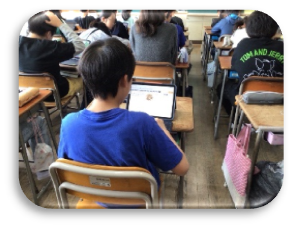 タブレットでテストを受けるようす