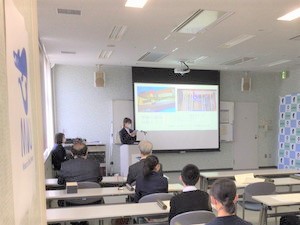 大阪大学総合学術博物館長賞の発表　中学校